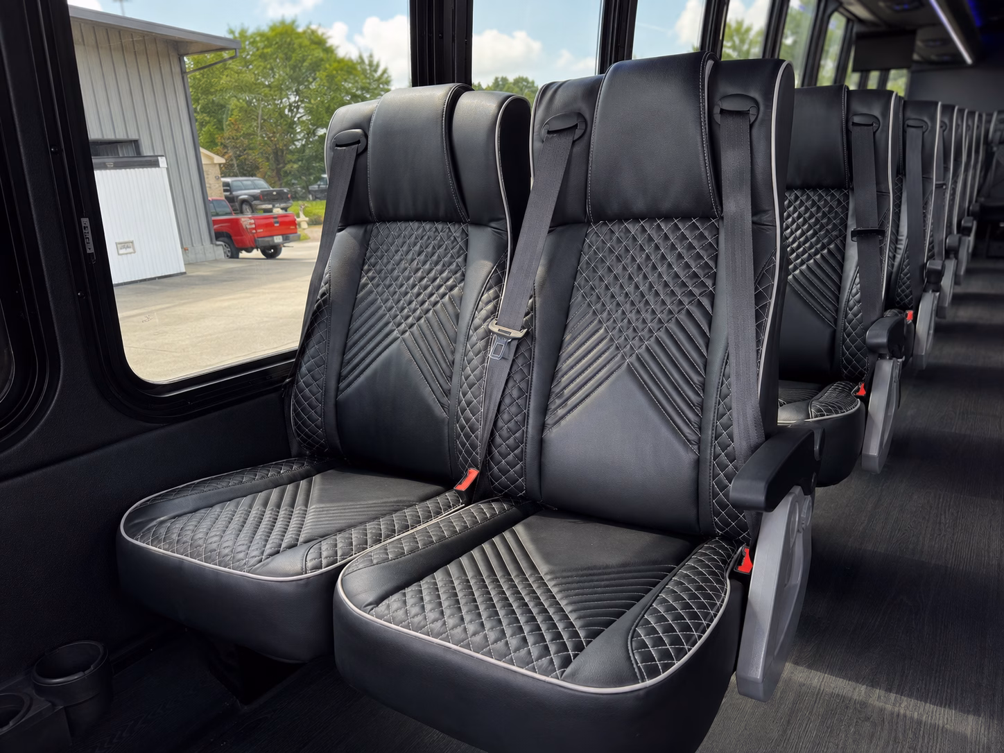 shuttle services for airline crews and airport staff in fort lauderdale